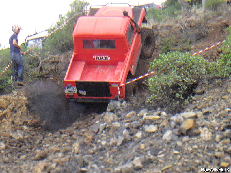 Land Rover Defender trial 4x4