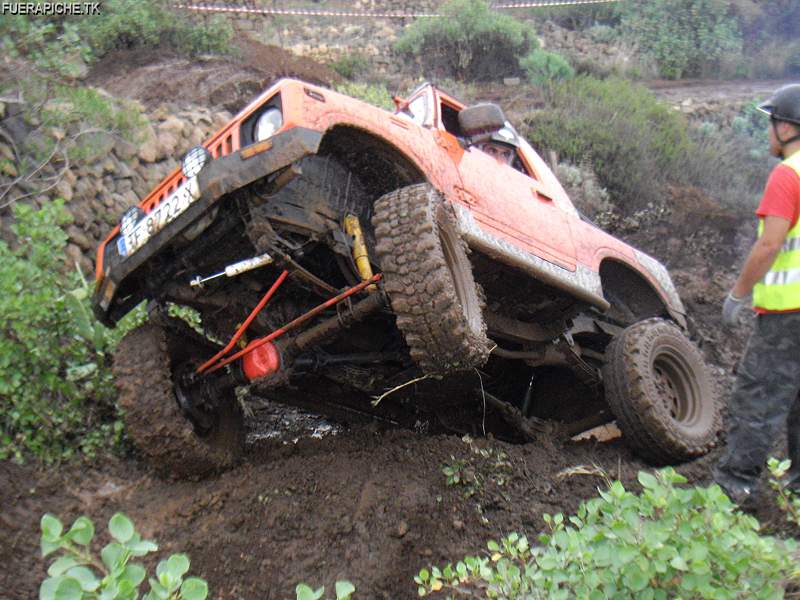 Suzuki Samurai trial 4x4