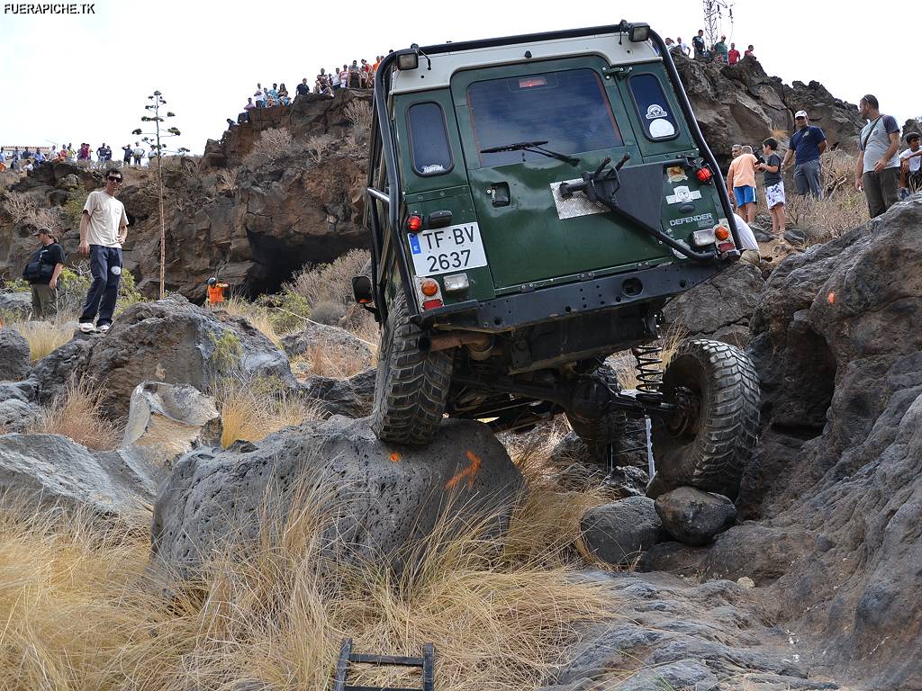 Land Rover Defender 90 trial 4x4