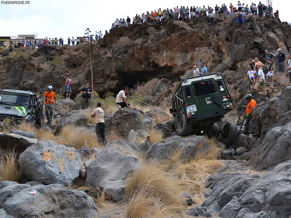 Land Rover Defender 90 trial 4x4