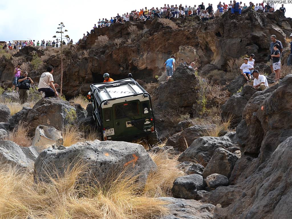 Land Rover Defender 90 trial 4x4