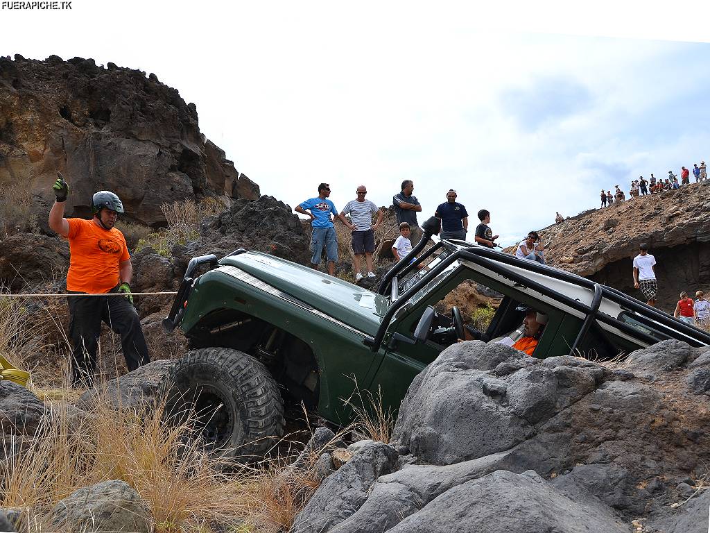 Land Rover Defender 90 trial 4x4