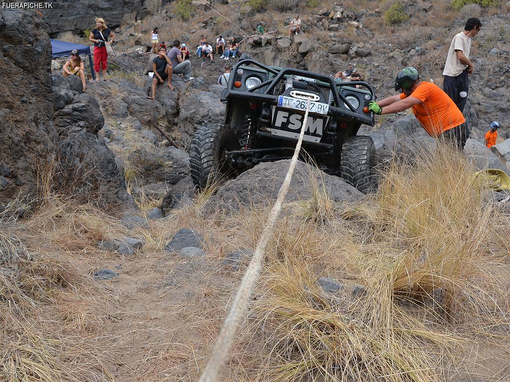 Land Rover Defender 90 trial 4x4