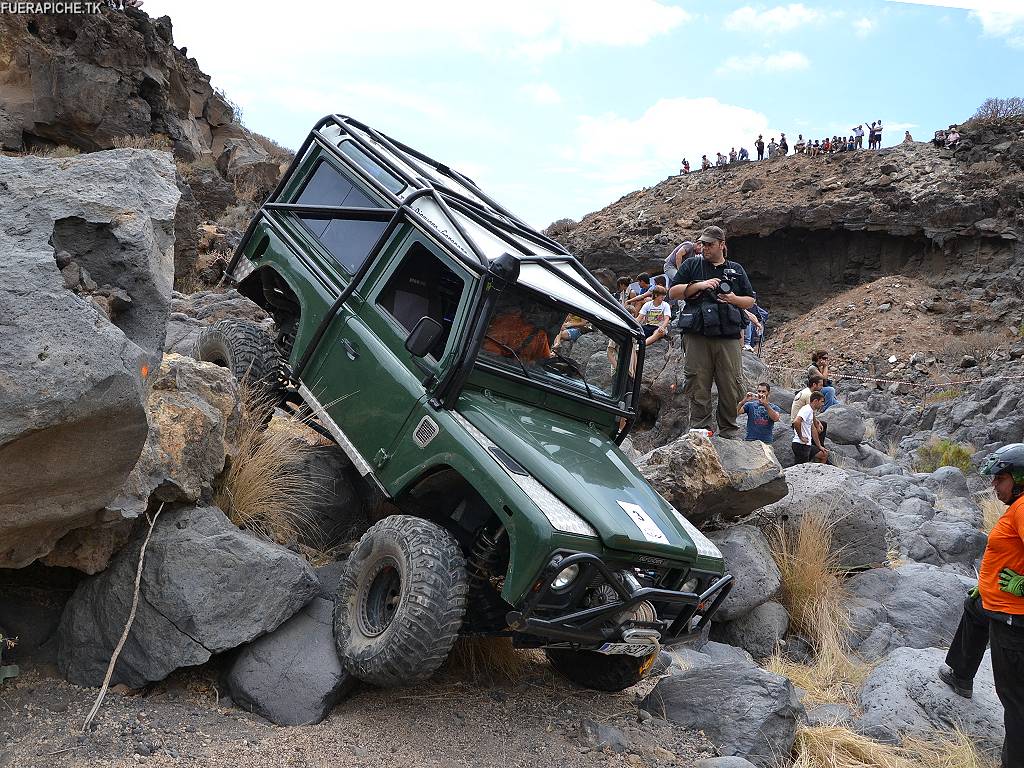 Land Rover Defender 90 trial 4x4