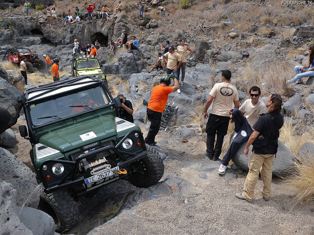 Land Rover Defender 90 trial 4x4