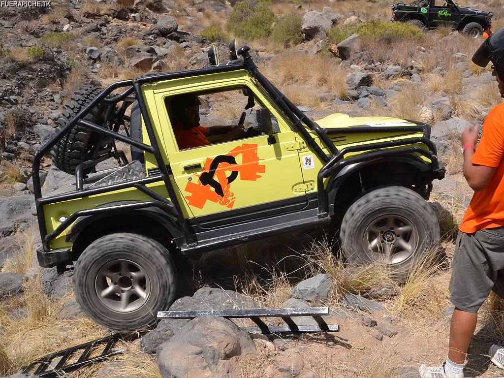 Suzuki Samurai trial 4x4