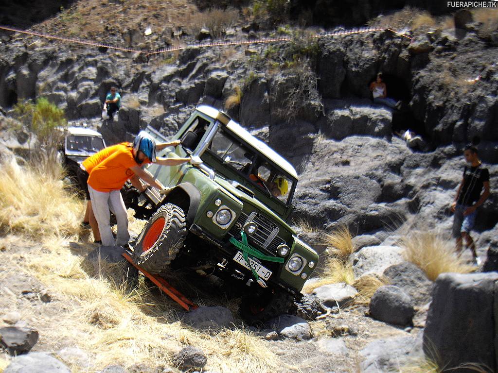 Land Rover Santana Pick Up trial 4x4