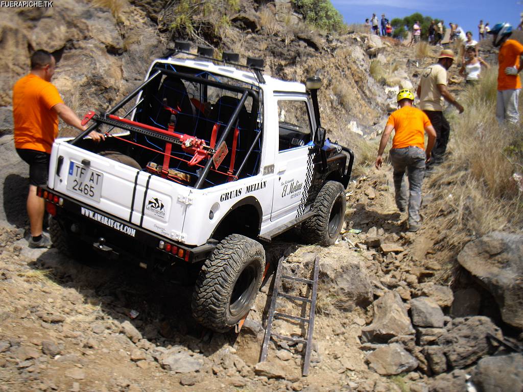 Suzuki Samurai trial 4x4